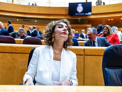 La vicepresidenta primera del Gobierno y ministra de Hacienda, María Jesús Montero, en el Senado este miércoles.