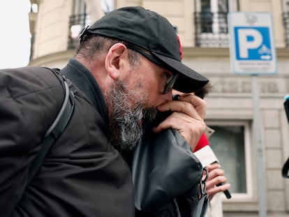 Koldo García, exasesor del exministro socialista José Luis Ábalos, a la salida de la Audiencia Nacional el 22 de febrero.