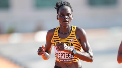 Rebecca Cheptegei en el Mundial de Atletismo en 2023.