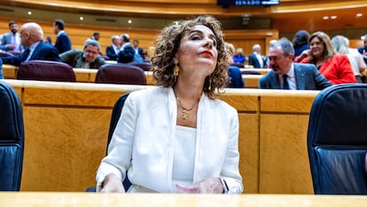 La vicepresidenta primera del Gobierno y ministra de Hacienda, María Jesús Montero, en el Senado este miércoles.