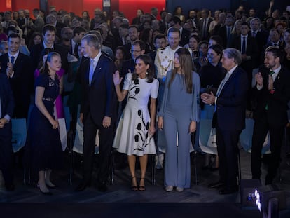 Los Reyes, la Princesa de Asturias y la infanta Sofía, este miércoles antes de empezar los premios.