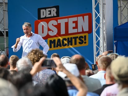 El candidato de AFD en Turingia, Björn Höcke, se dirige a sus seguidores, el pasado fin de semana en Sömmerda.