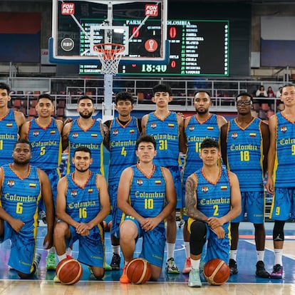 El equipo falso de baloncesto de Colombia, durante la Copa de la Amistad, en Perm, Rusia.