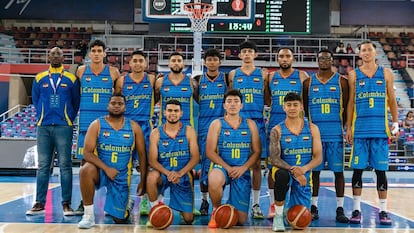 El equipo de baloncesto durante la Copa de la Amistad, en Perm, Rusia.