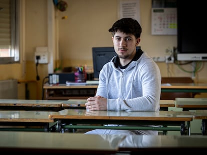 Raúl Martínez, estudiante de primero de Bachillerato, el viernes en el instituto público Leonardo da Vinci de Albacete.