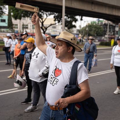 Trabajadores del Poder Judicial se manifiestan en Ciudad de México.