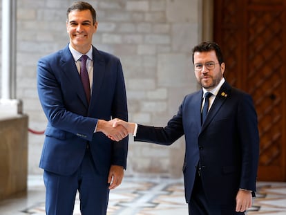 Aragonès y Sánchez, en el Palau de la Generalitat en diciembre de 2023.