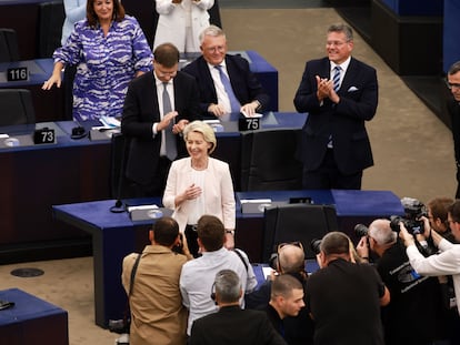 Ursula von der Leyen era aplaudida el 18 de julio en el Parlamento Europeo, en Estrasburgo, tras ser reelegida como presidenta de la Comisión.