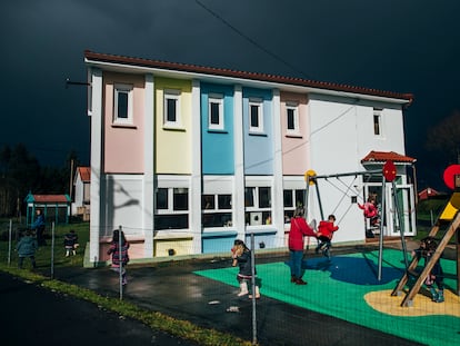 Escuela pública en Xaviña, en A Coruña, en 2023.