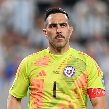 Claudio Bravo durante un partido contra Argentina de la Copa América 2024, en Nueva Jersey (EE UU), en junio de 2024.