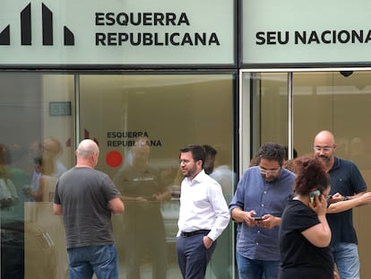 El presidente de la Generalitat, Pere Aragonès, sale de la sede de ERC, el 20 de julio, en Barcelona.