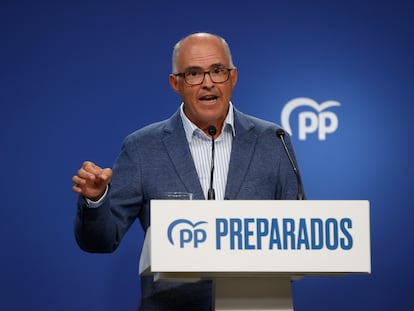 Fernando de Rosa, en una comparecencia en la sede del PP, en agosto de 2022.